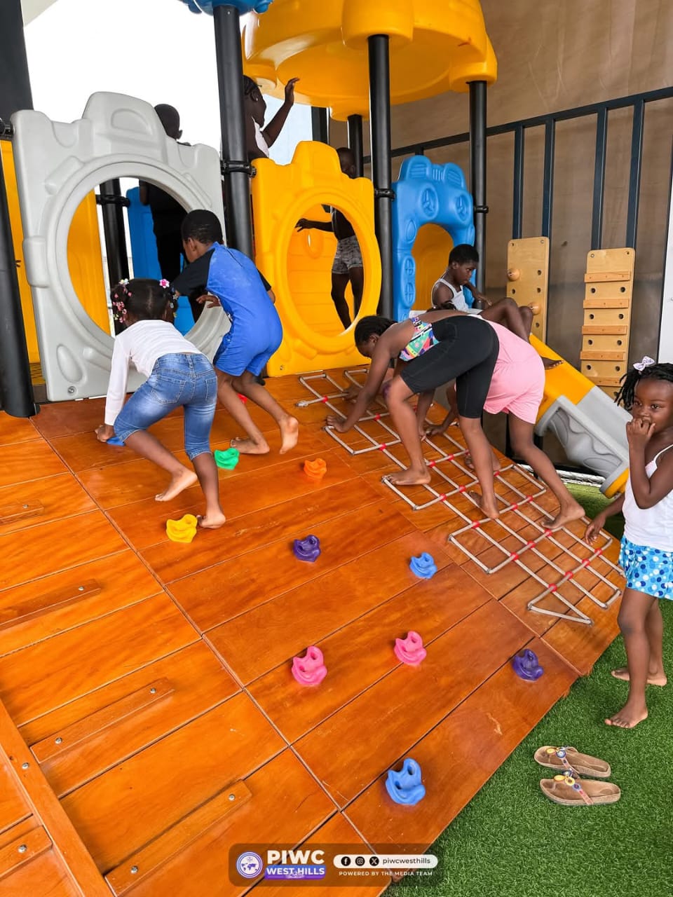 Creche class at SIS water park