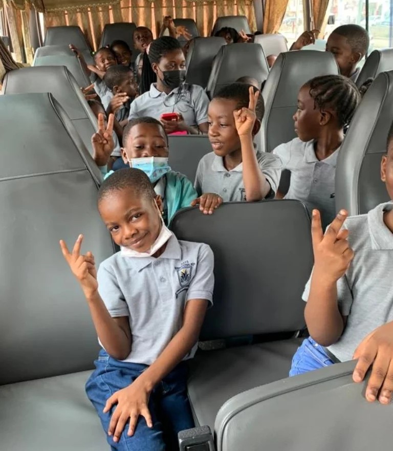 Nursery two pupils in excursion buz